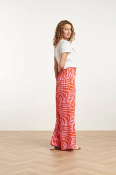 25087-Wide-Pants-Met-Dierenprint-In-Roze-En-Oranje-5.webp