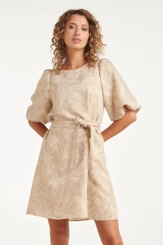 Korte-jurk-met-Bladprint-en-Lurex-stof-Dark-Sand-Gold.webp