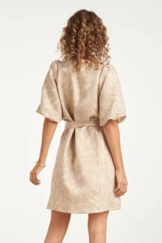Korte-jurk-met-Bladprint-en-Lurex-stof-Dark-Sand-Gold-6.webp