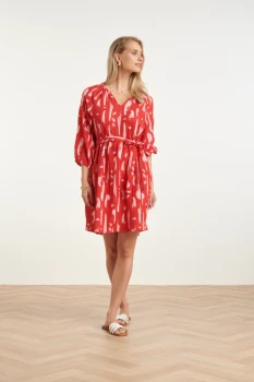 Dames-Jurk-Met-Abstracte-Streep-Print-In-Rood-Met-Roze-Red-Pink-3.webp