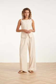 Elegant-Mouwloos-Gilet-Sand-3.webp