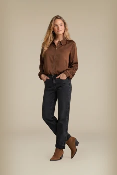 NEWSRB4995-Caitlinasidepatchblackdenim.jpg